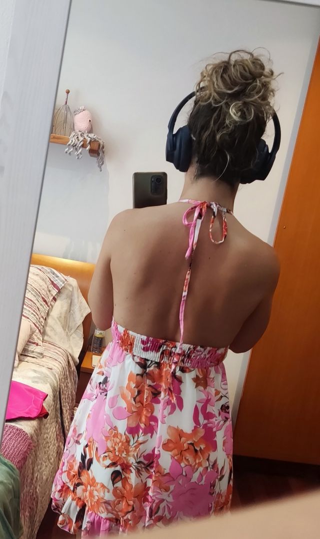 Vestido floral corto naranja y rosa