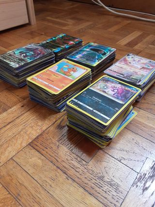 550 cartas Pokémon - no oficiales.