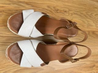 Sandalias cuña Popa 38 - blancas y marrón