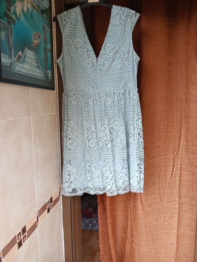 Vestido fiesta azul claro encaje