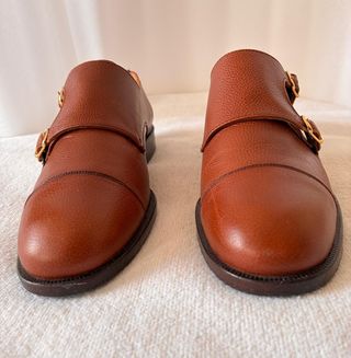 Zapatos tipo italianos hebilla marrón. Unisex.