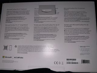 Microsoft Surface Pro 12 Copilot+PC con teclado
