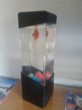 Acuario con luz LED - pecera decorativa