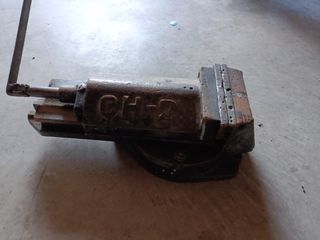 Tornillo de mesa CH-2 antiguo