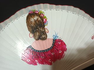 Abanico pintado a mano: Flamenca