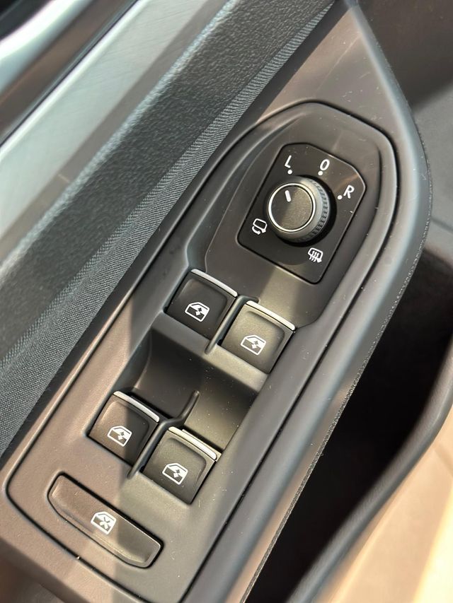 Volkswagen Golf 8 2.0 tdi 115cv 