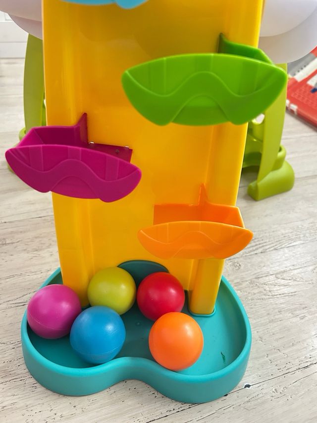 B-Kids - Centro de juegos de la Sra. Jirafa