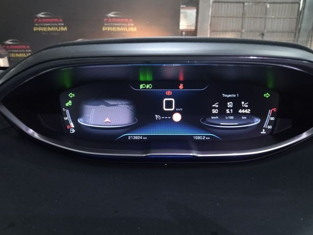 FLAMANTE Peugeot 3008  HDI 130 C.V 2018