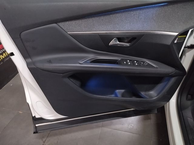 FLAMANTE Peugeot 3008  HDI 130 C.V 2018