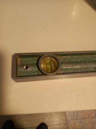 Nivel de aluminio antiguo,