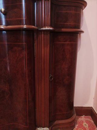 Mueble recibidor madera de raíz clásico