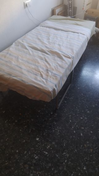 Puff cama beige - reposapiés