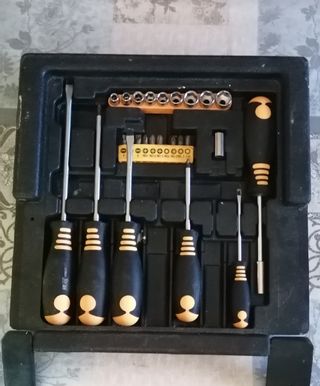 Juego destornilladores + juego llaves