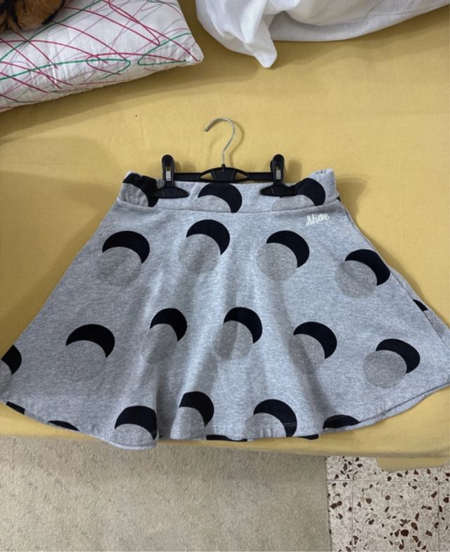 Gonna corta grigio a pois