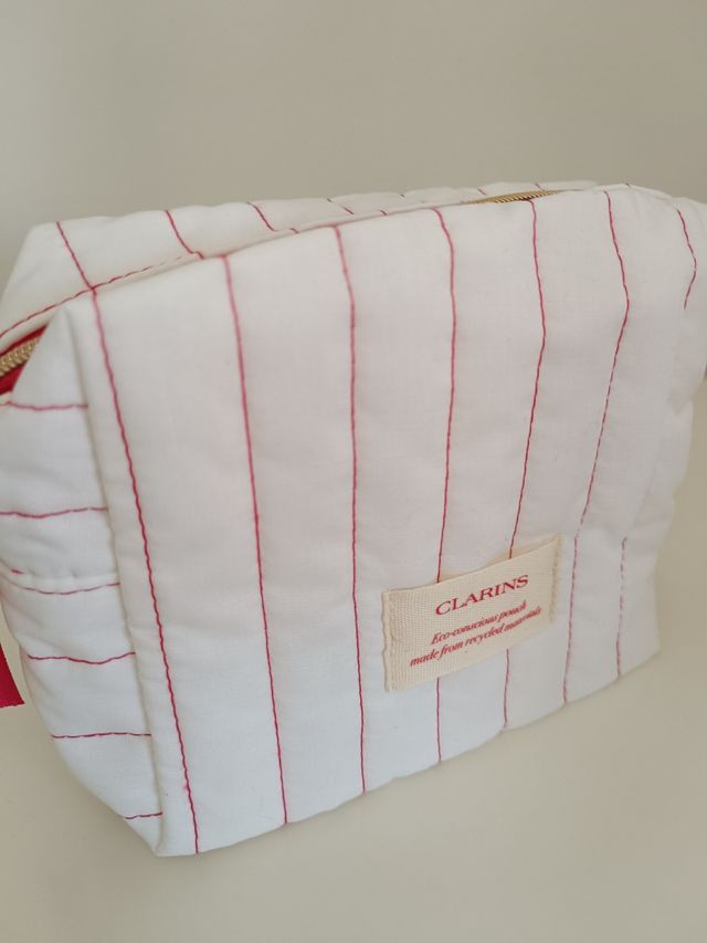 Neceser Clarins rojo y blanco