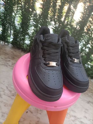 Nike Air Force 1 negras