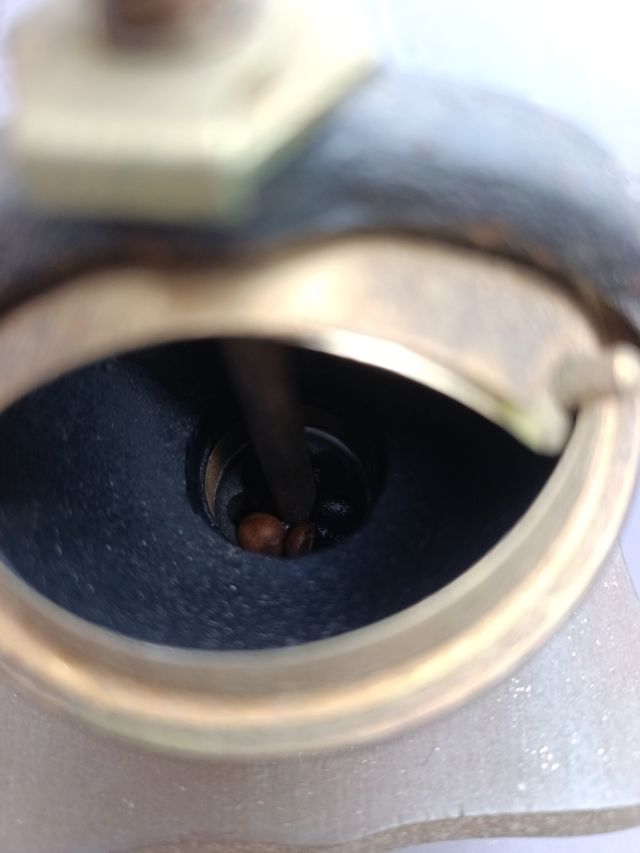 Molinillo café antiguo de madera y metal