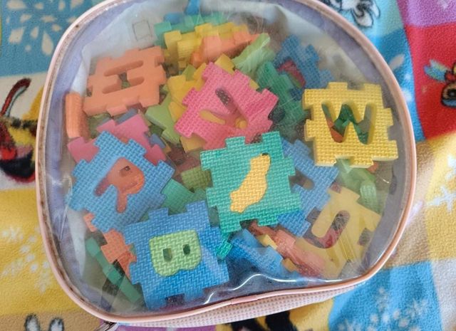 Alfombra de letras espuma