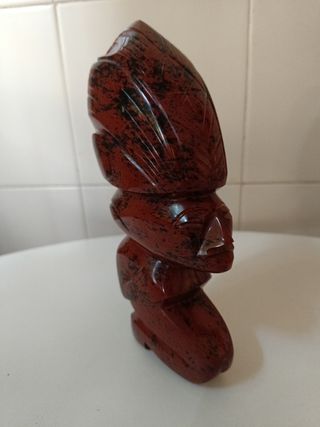 Estatua Azteca obsidiana