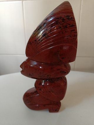 Estatua Azteca obsidiana