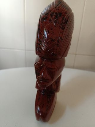 Estatua Azteca obsidiana