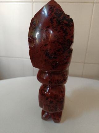 Estatua Azteca obsidiana