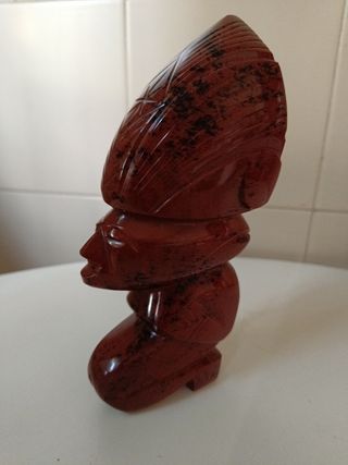 Estatua Azteca obsidiana