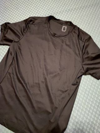 Camiseta negra hombre deporte
