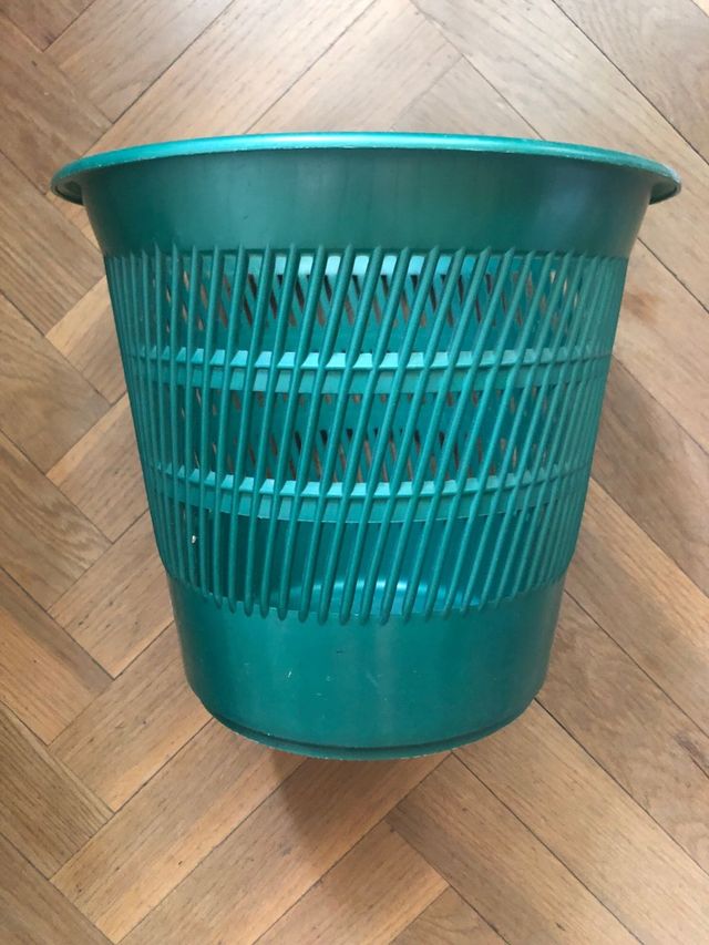Papelera de plástico verde, Vintage.