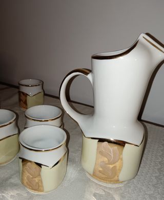 Juego refresco, limonada, porcelana dorada. Nuevo.