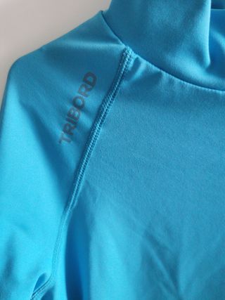 Traje neopreno y camiseta protección solar niño