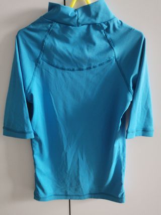 Traje neopreno y camiseta protección solar niño