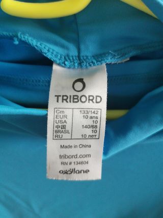 Traje neopreno y camiseta protección solar niño