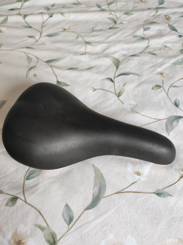 Sillín bici negro