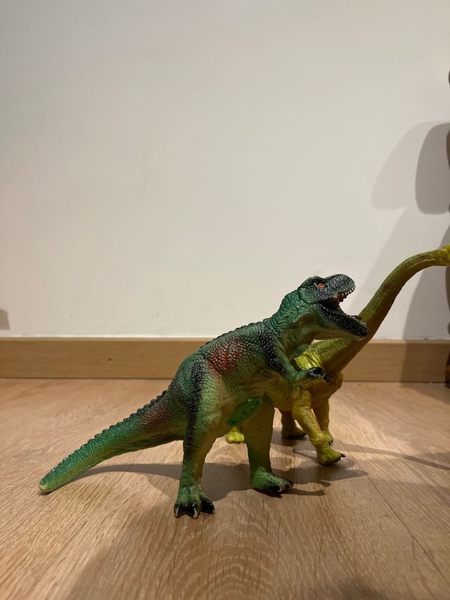 2 Dinosaurios Juguetes - T-Rex & Saurópodo