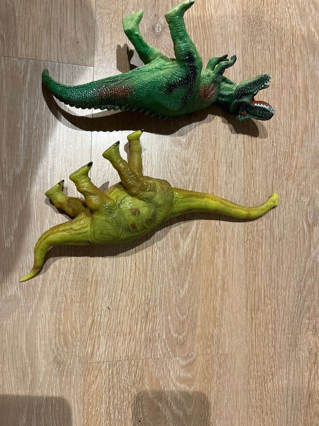 2 Dinosaurios Juguetes - T-Rex & Saurópodo