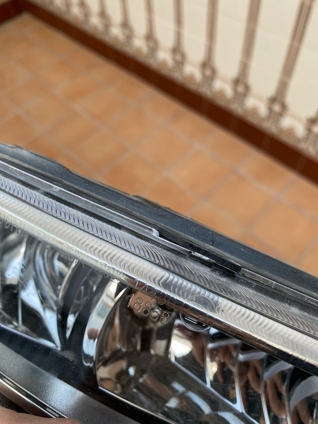 Faro antiniebla Polo 6R (izquierdo)