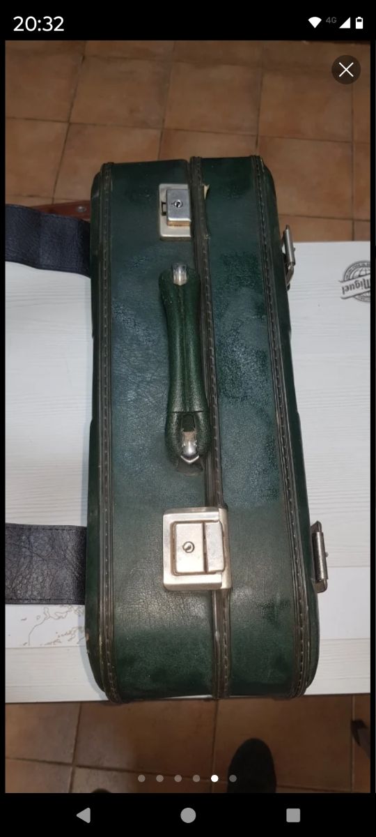 Maleta vintage verde