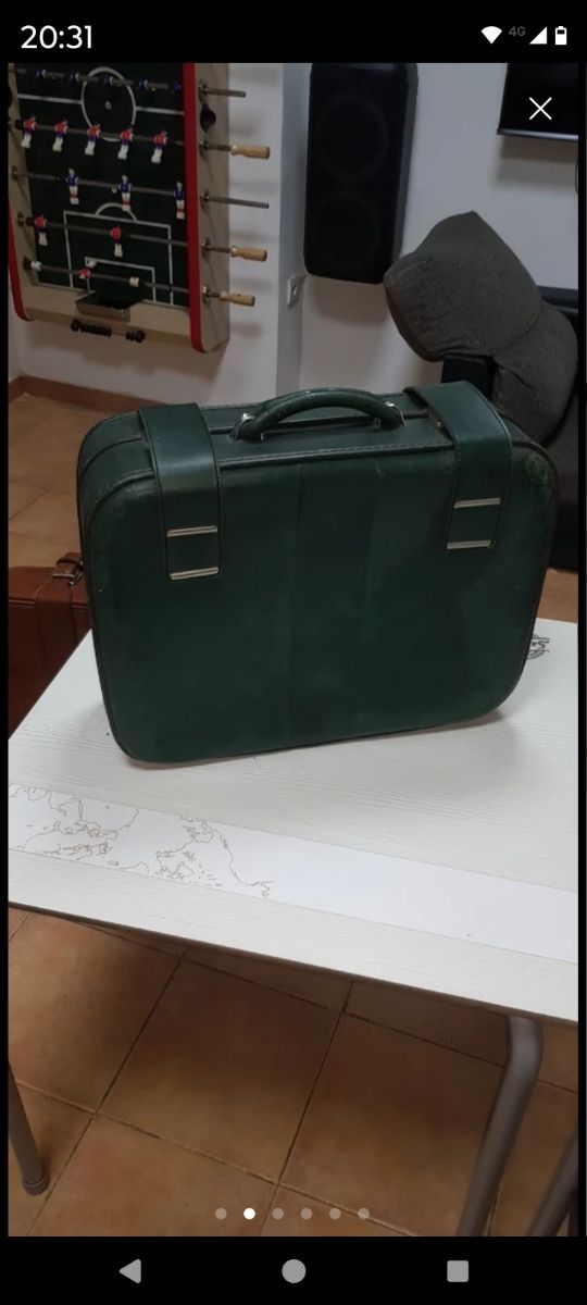 Maleta vintage verde