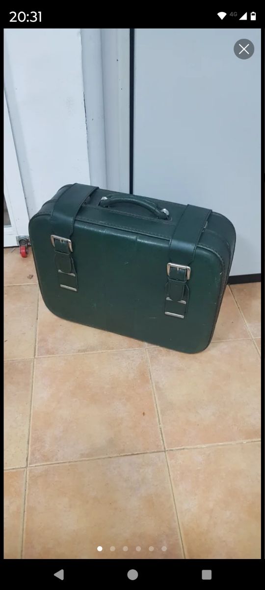 Maleta vintage verde