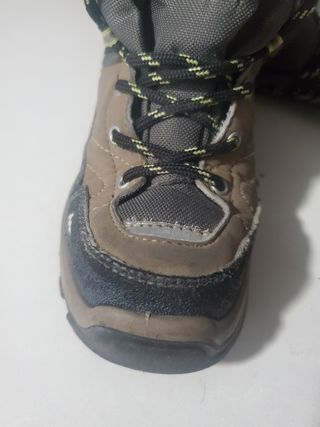 Botas montaña / treking niño talla 29 decathlon