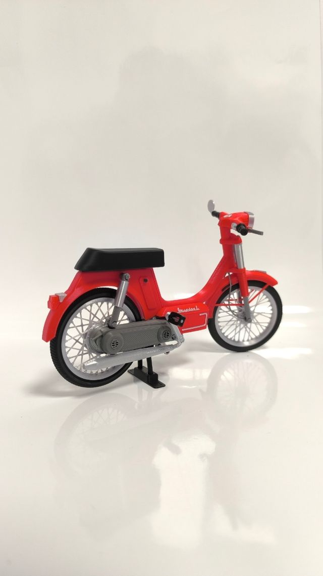 Maqueta Vespino L escala 1/10 color rojo