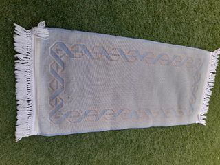 ALFOMBRA AZUL ANTIGUA DE LANA