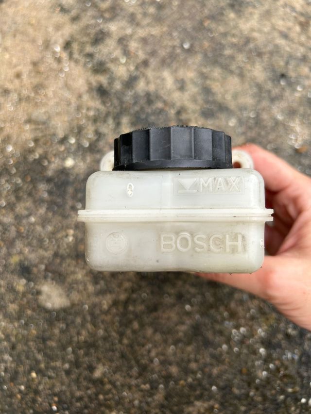 Botella líquido frenos usada Citroen C4 Coupé 2007