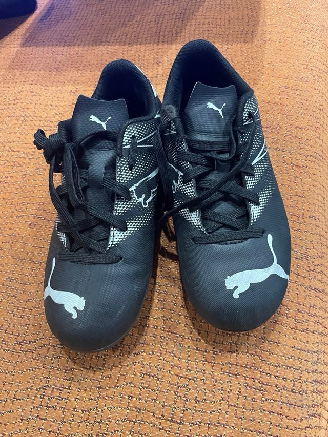 Botas Puma fútbol niño talla 33