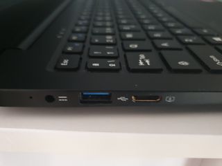 Portátil Thomson Negro