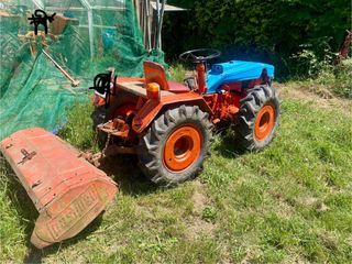 PASCUALI CON REMOLQUE Y APEROS