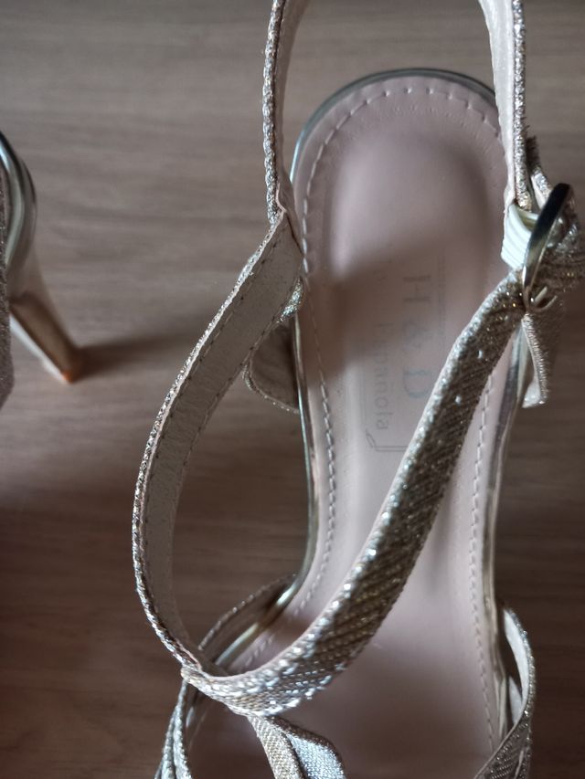 Zapatos tacón H&D Moda Española beige