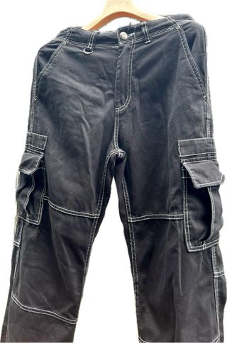 Pantalón “ Bershka “ 