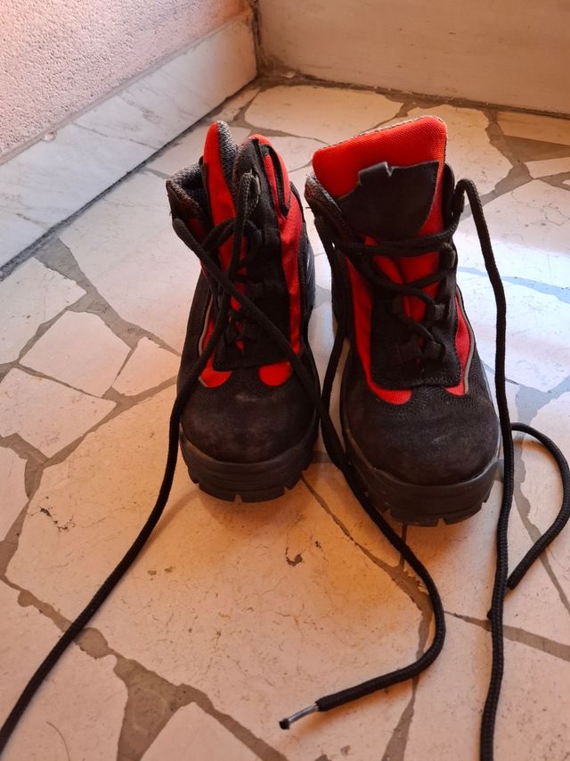 Scarpe antinfortunistiche donna nere e rosse